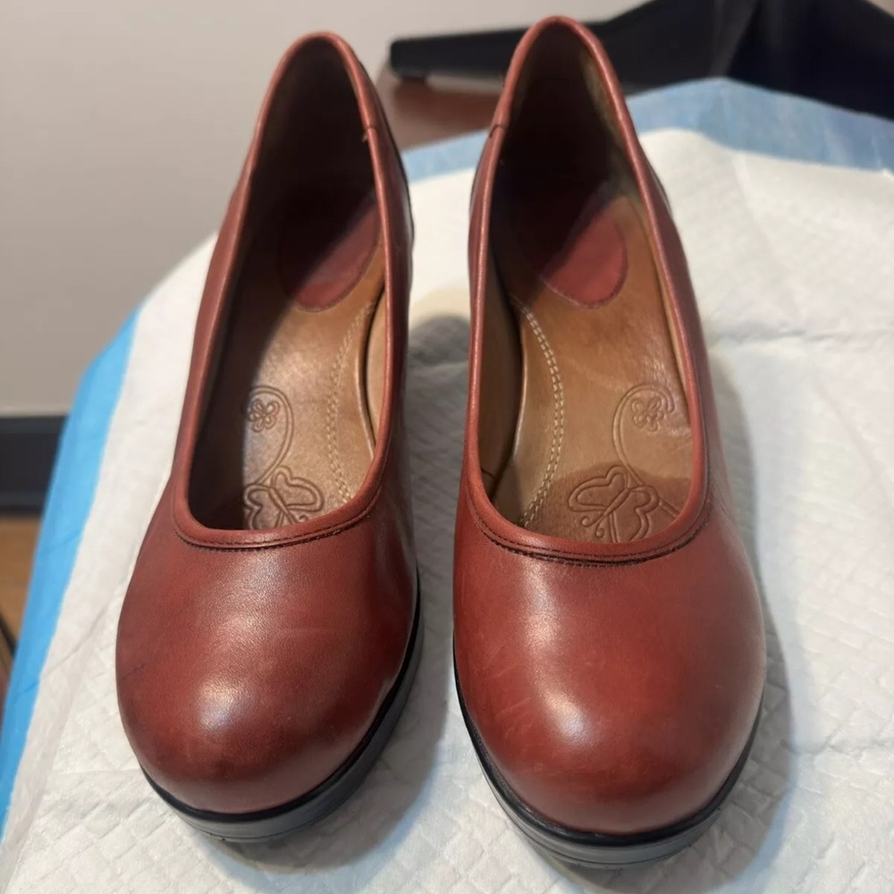 Kravings "Taylor" Burnt Red  Leather Slip On Platform  Pumps Shoes Size 11 M